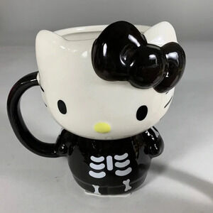 Sanrio HELLO KITTY large Halloween skeleton mug NEW black and white ceramic tea